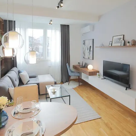 Arena Big Luxury With Free Parking Apartment Novi Sad